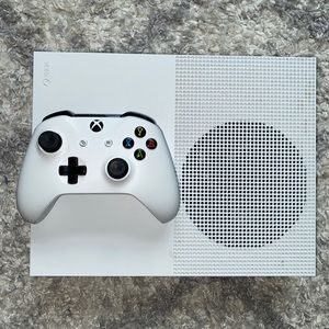 Xbox One S 500GB White with Controller